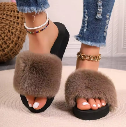 Ladies Fashion Trend Fluffy Slippers, Sliders