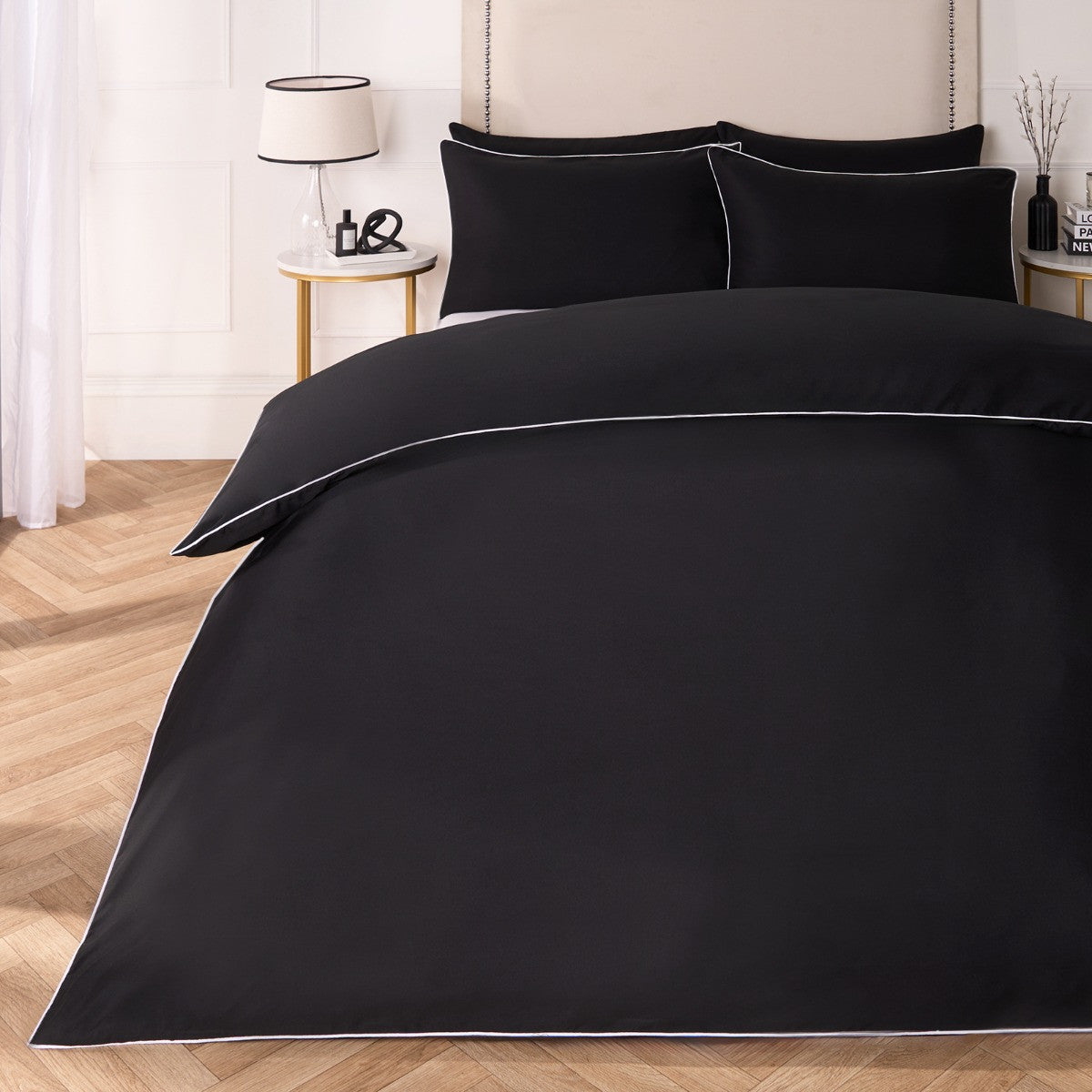 Piped Edge Duvet Set, White/Black LIMITED STOCK