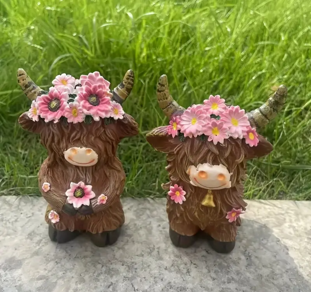 Pair Of Highland Cow Garden Ornaments