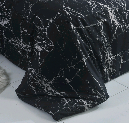 4pc Black / White Duvet Set