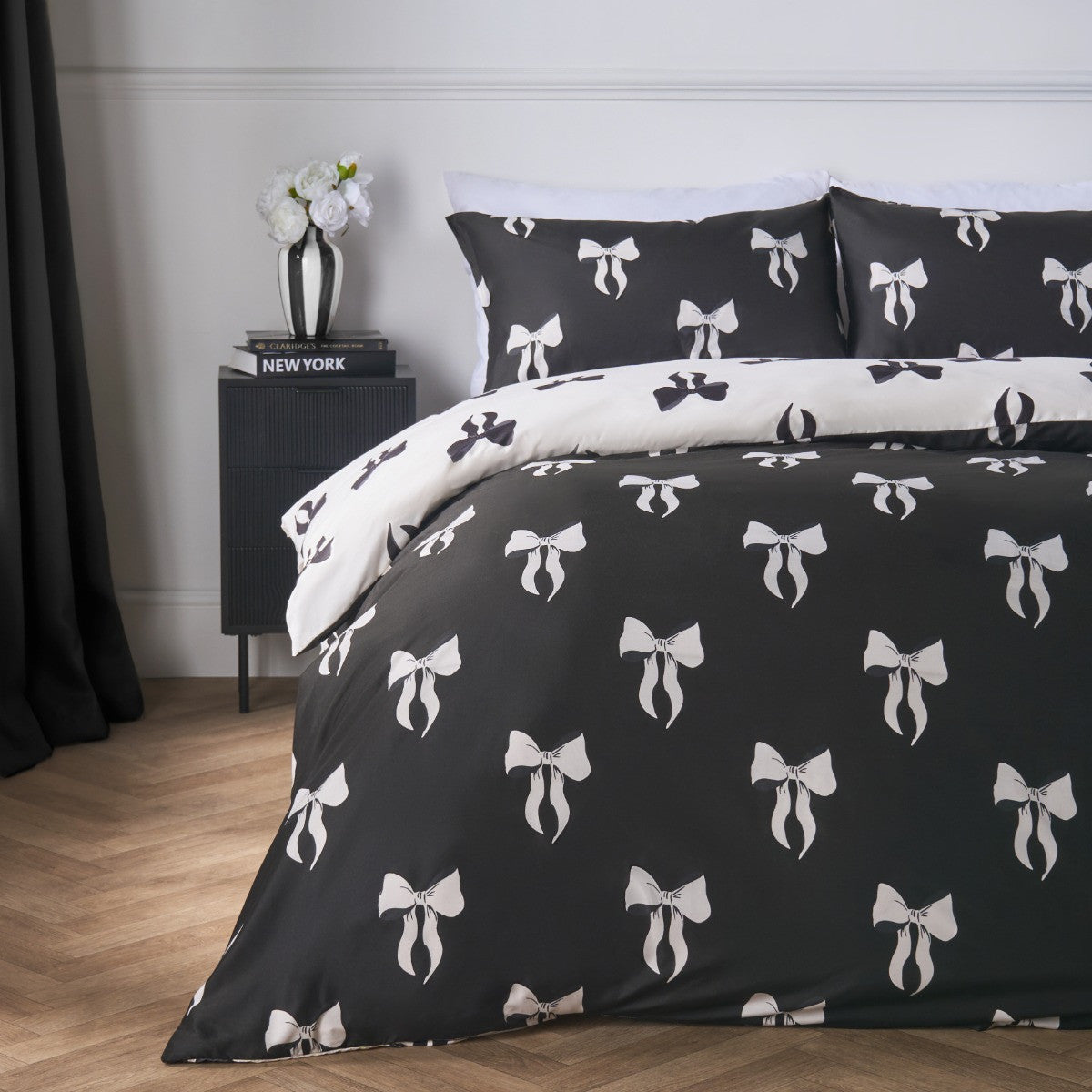 Bow Print Reversible Duvet Cover Set - Monochrome