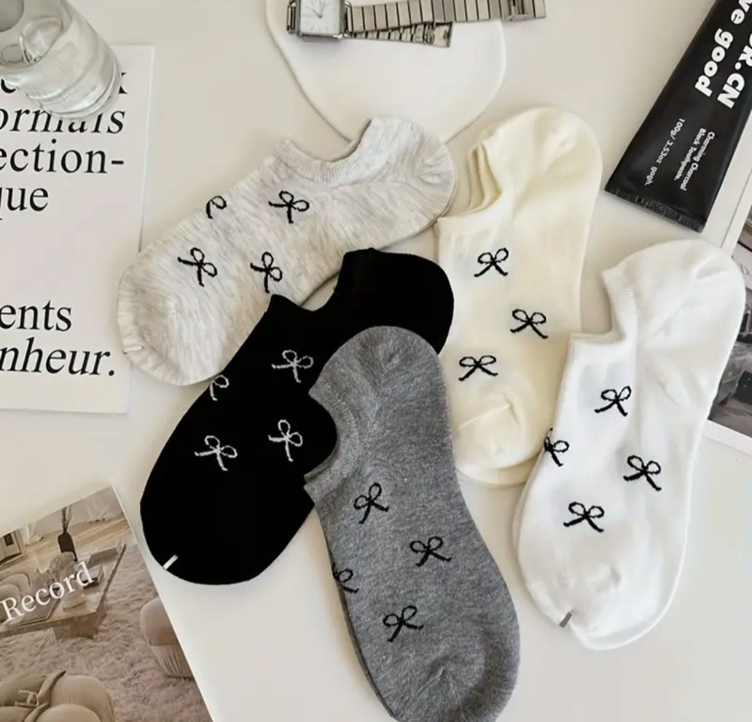 6 Pairs Of Bow Print Socks