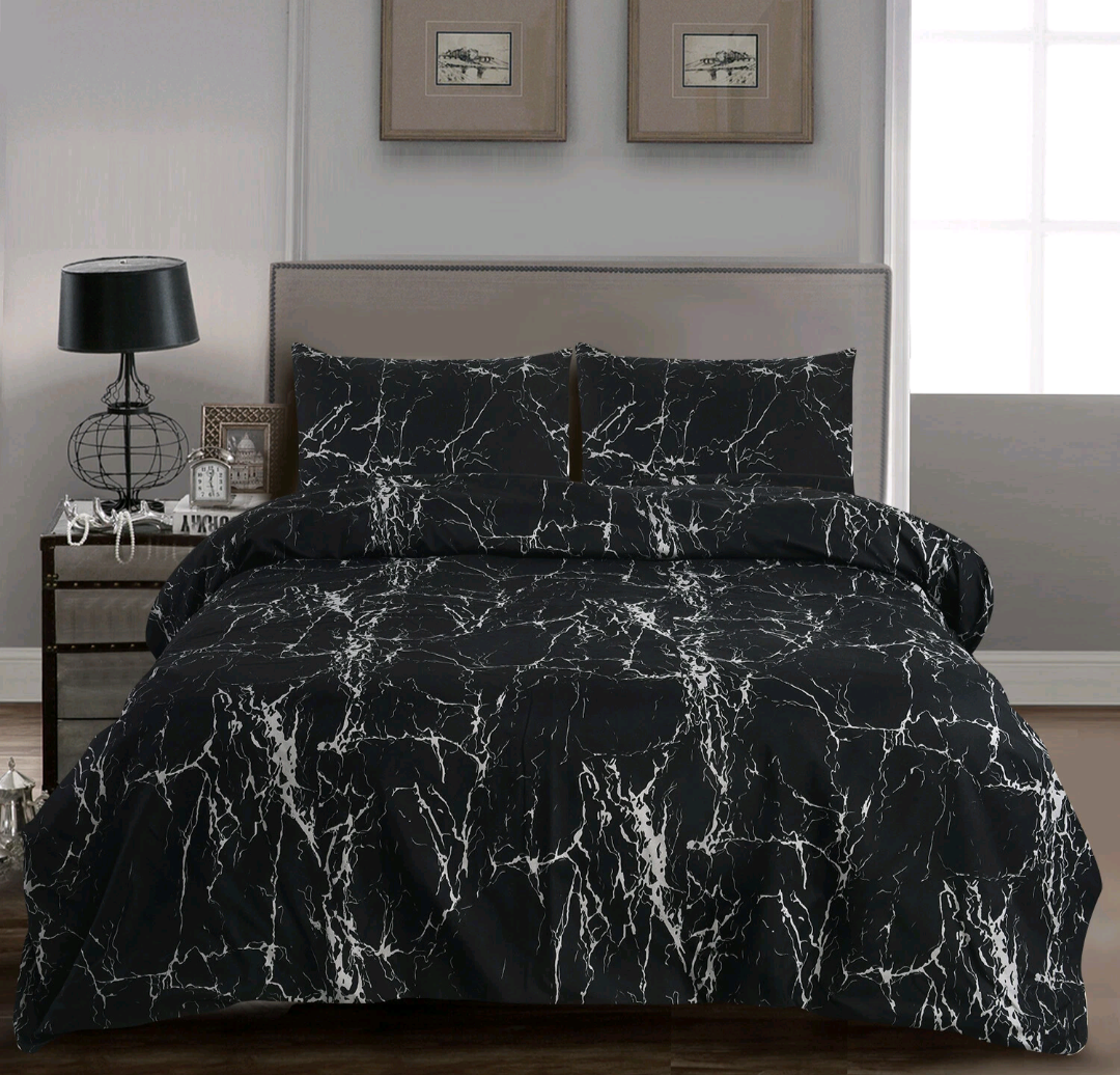 4pc Black / White Duvet Set