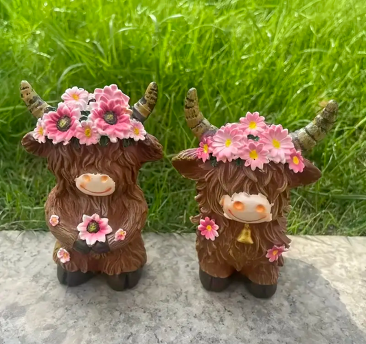 Pair Of Highland Cow Garden Ornaments